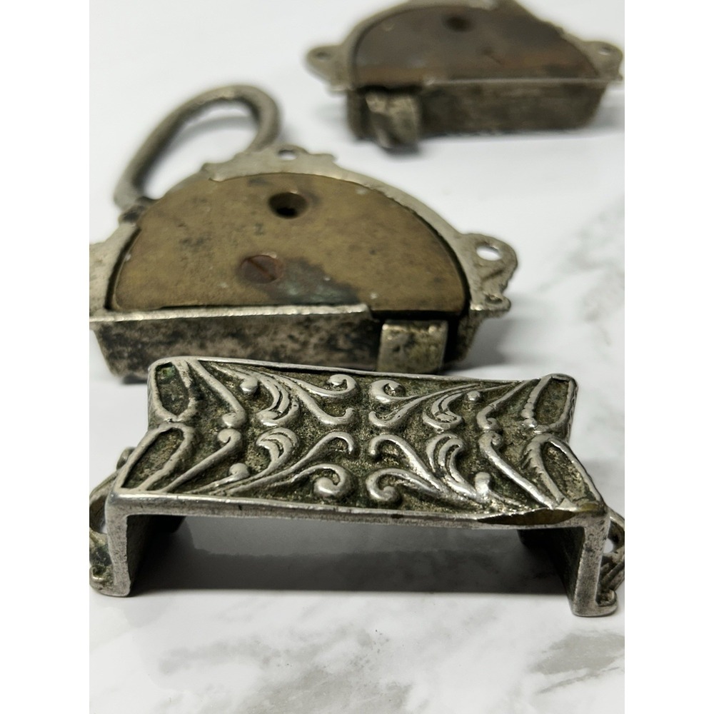 Vintage Ornate LATCH Levers Lot Of 2 With Latch Plate No Key - Picture 9 of 9